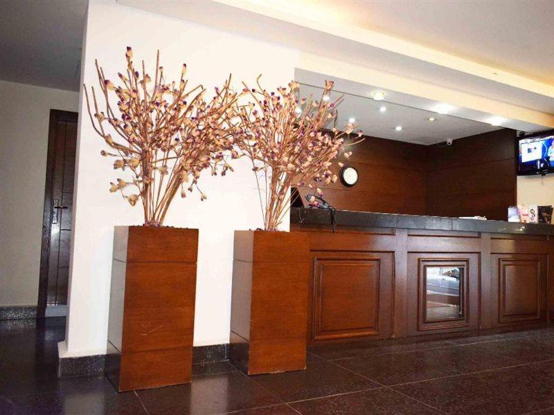 Orient Prince Hotel Beiroet Buitenkant foto