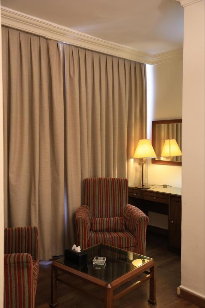 Orient Prince Hotel Beiroet Buitenkant foto