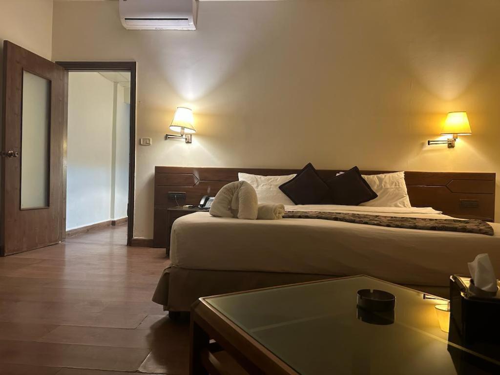 Orient Prince Hotel Beiroet Buitenkant foto