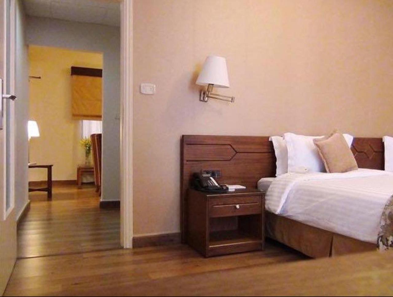 Orient Prince Hotel Beiroet Buitenkant foto