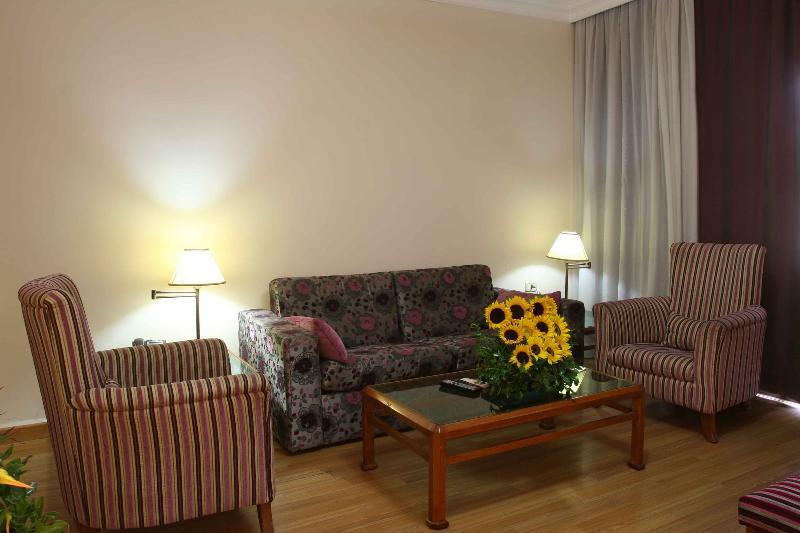 Orient Prince Hotel Beiroet Buitenkant foto