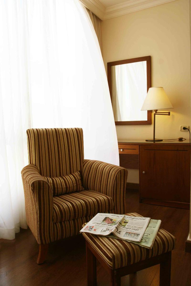 Orient Prince Hotel Beiroet Buitenkant foto