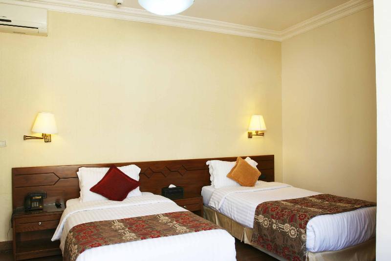 Orient Prince Hotel Beiroet Buitenkant foto