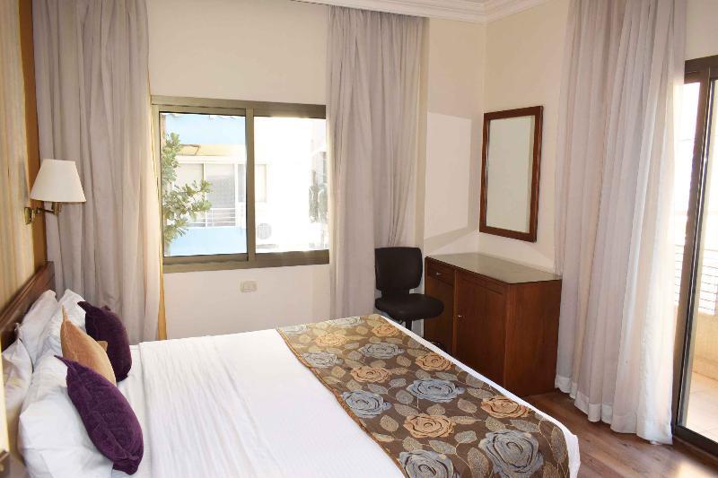 Orient Prince Hotel Beiroet Buitenkant foto